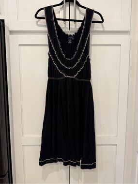 Max Edition Black Sleeveless Dress with Contrast Trim